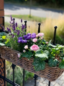 Skrzynka balkonowa z szarego ratanu 60x20x15cm